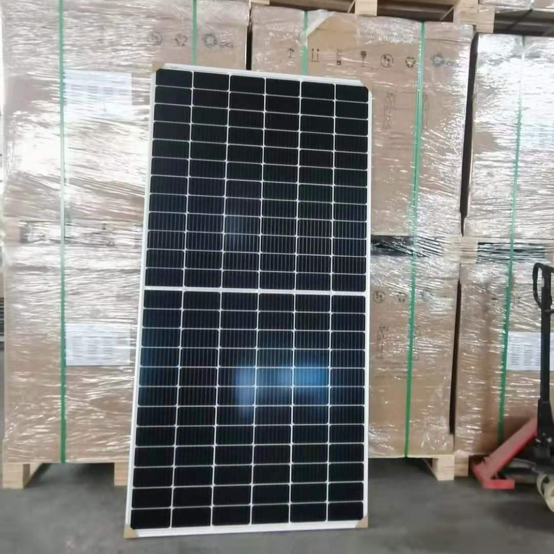 太阳能板回收 高价太阳能板回收  鑫晶威光伏 多年回收经验