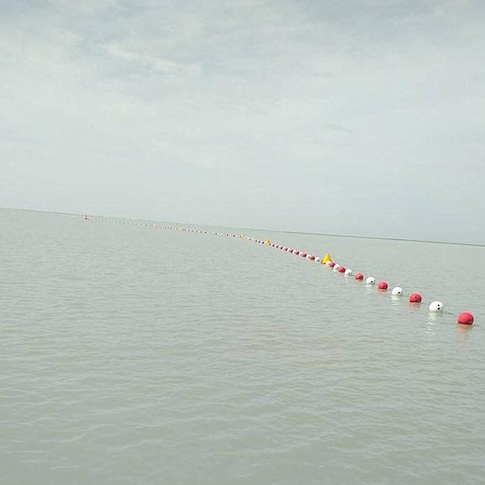红白相间运河航道警示浮漂 30公分绳索串联水面警戒线浮排图片