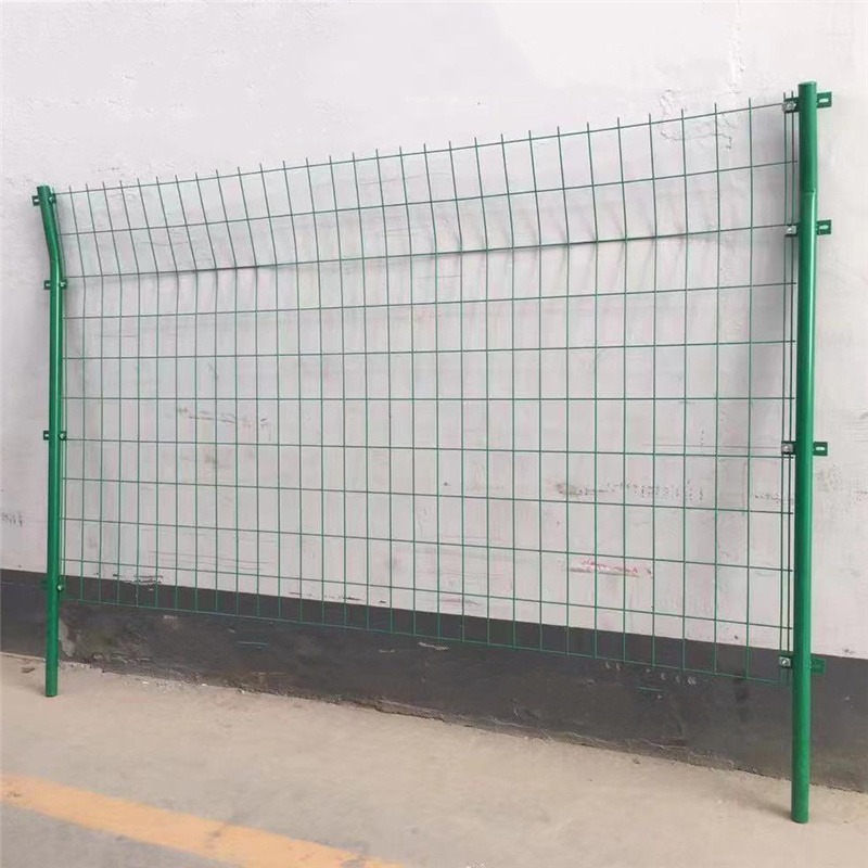 厂家现货双边丝护栏 框架护栏 高速公路边缘绿色隔离防护网峰尚安图片