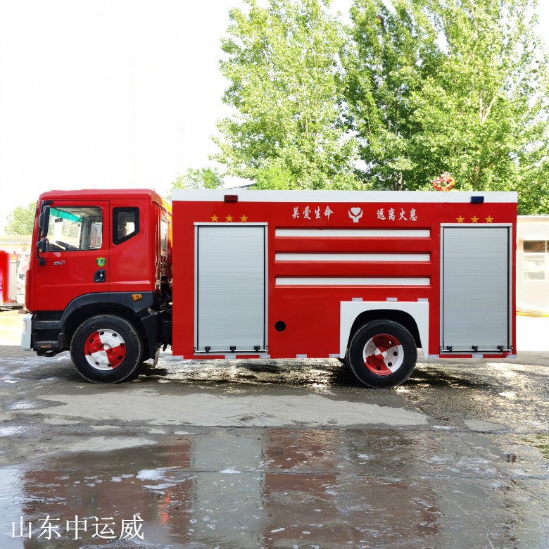 喀什消防车厂家 东风D9多利卡消防车 6吨12吨水罐消防车 中运威厂家