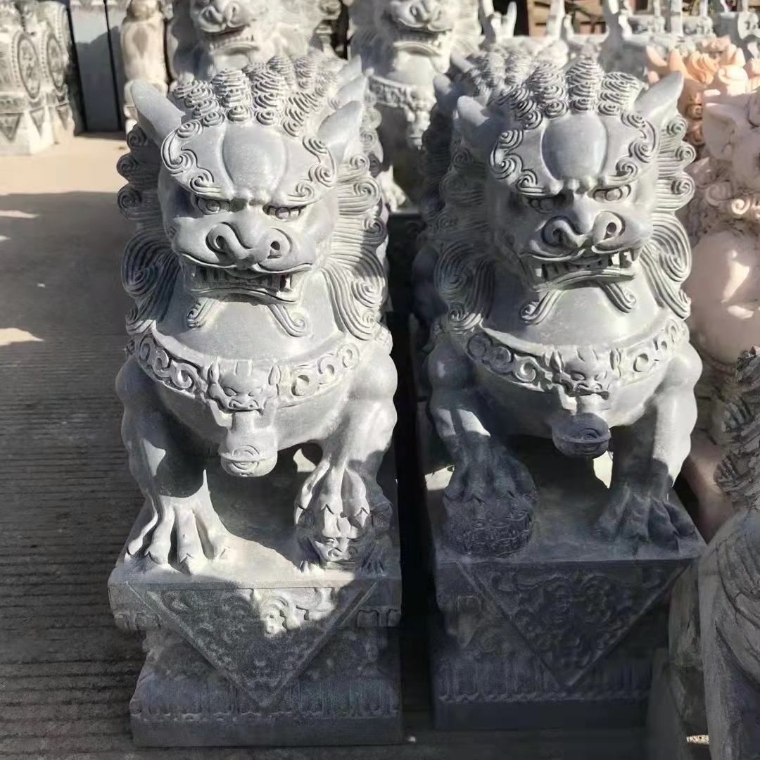 石雕动物一对汉白玉狮子雕塑公司家用石狮子寺庙门口石雕狮子摆件