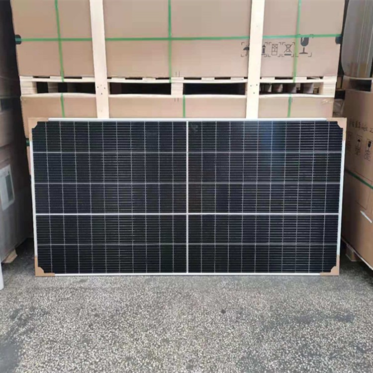 太阳能板回收 鑫晶威 单多晶 光伏发电板批发回收 可出售