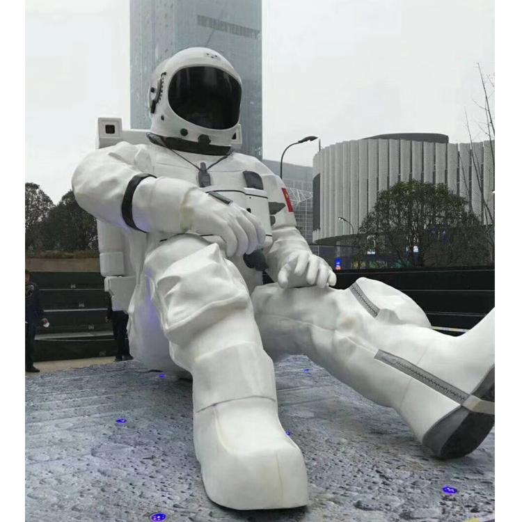 玻璃钢仿真太空人雕塑，太空宇航员雕塑加工厂家