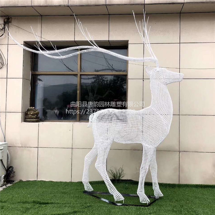 小区铁艺编织鹿雕塑定制