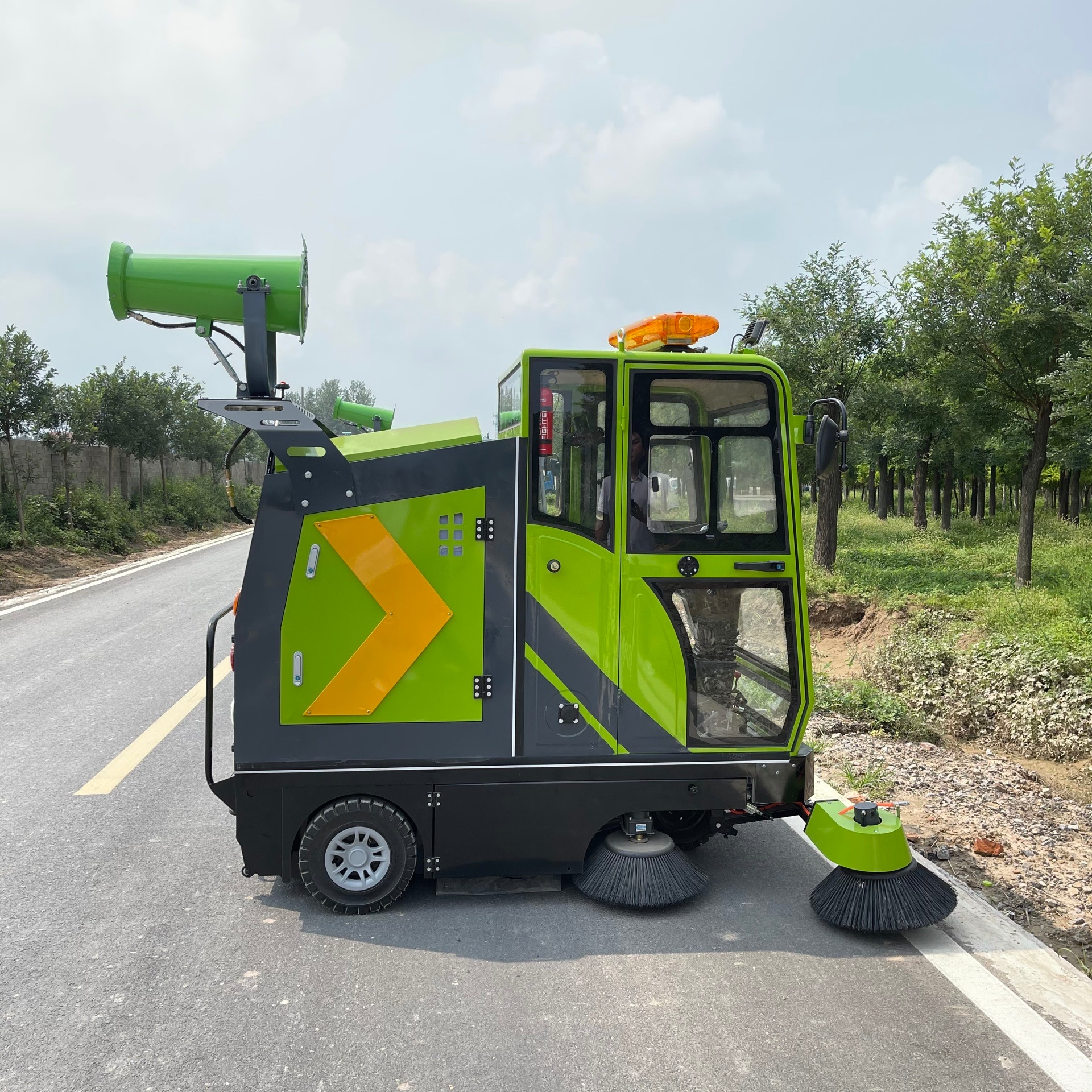 电动扫路车 敞篷式扫地机 小型驾驶式清扫车 中运威