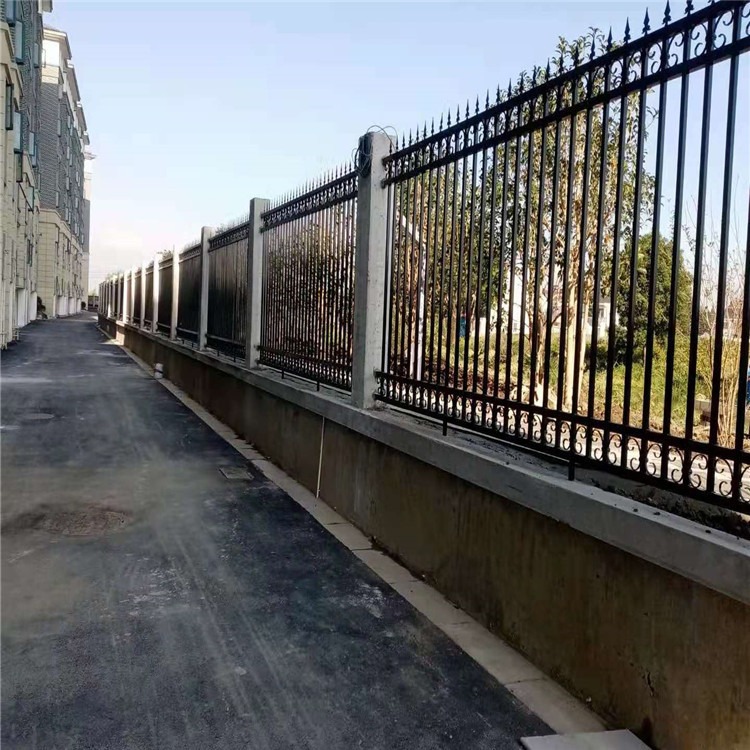 赫章锌钢护栏厂家 定制各类小区护栏   防爬围栏