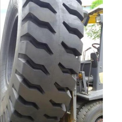 大型自卸车吊车堆高机轮胎21.00-33大羊角花纹工程机械轮胎