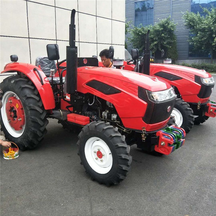 新型农用小四轮拖拉机 柴油大马力耕地打田机 多功能四驱拖拉机供应
