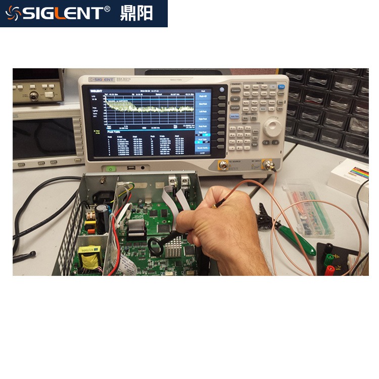 鼎阳 SSA3021X Plus频谱分析仪SSA3000X Plus系列频谱分析仪