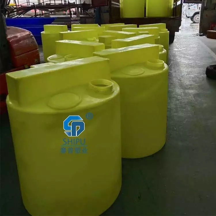 厂家直供PE加药桶6吨带液位控制开关塑料加药搅拌罐图片