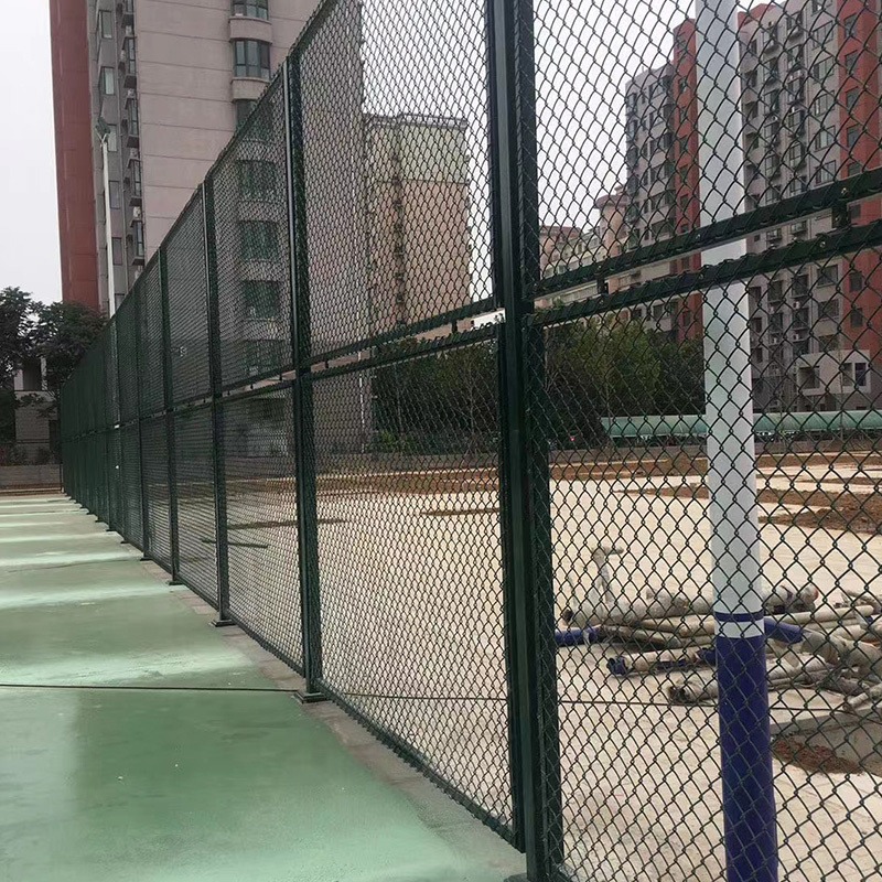 学校场足球场篮球场围网 户外体育场围栏网绿色勾花球场护栏峰尚安图片