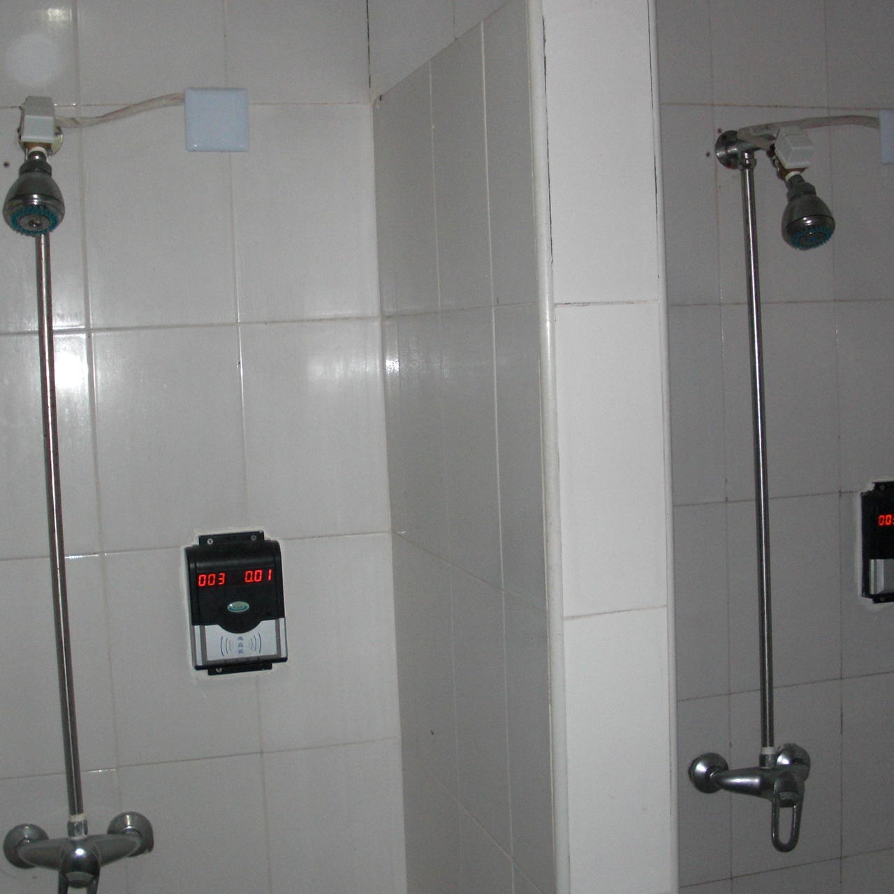 IC卡控水刷卡机 IC卡浴室节水器,IC卡浴室水控机