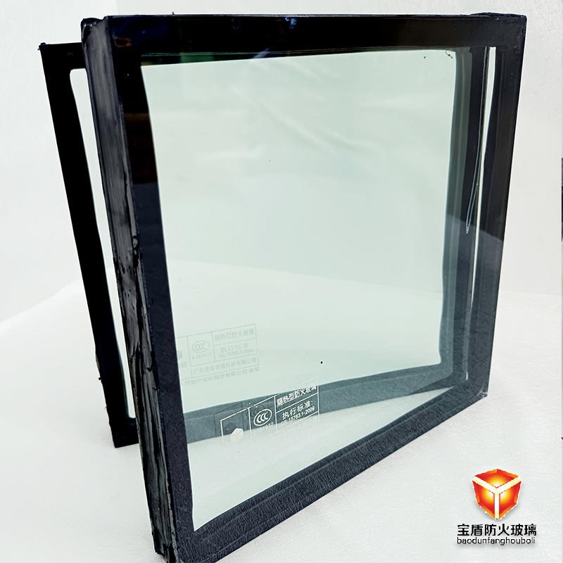 广东宝盾防火玻璃公司生产的A类纳米硅防火玻璃 由防火玻璃防火液的形式形成多层保护