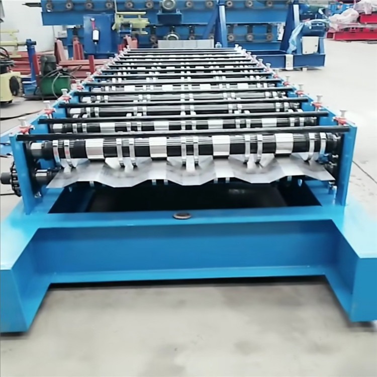 汽车厢板压瓦机  1200集装箱板机    镀锌车厢板设备  货车厢板复合瓦机