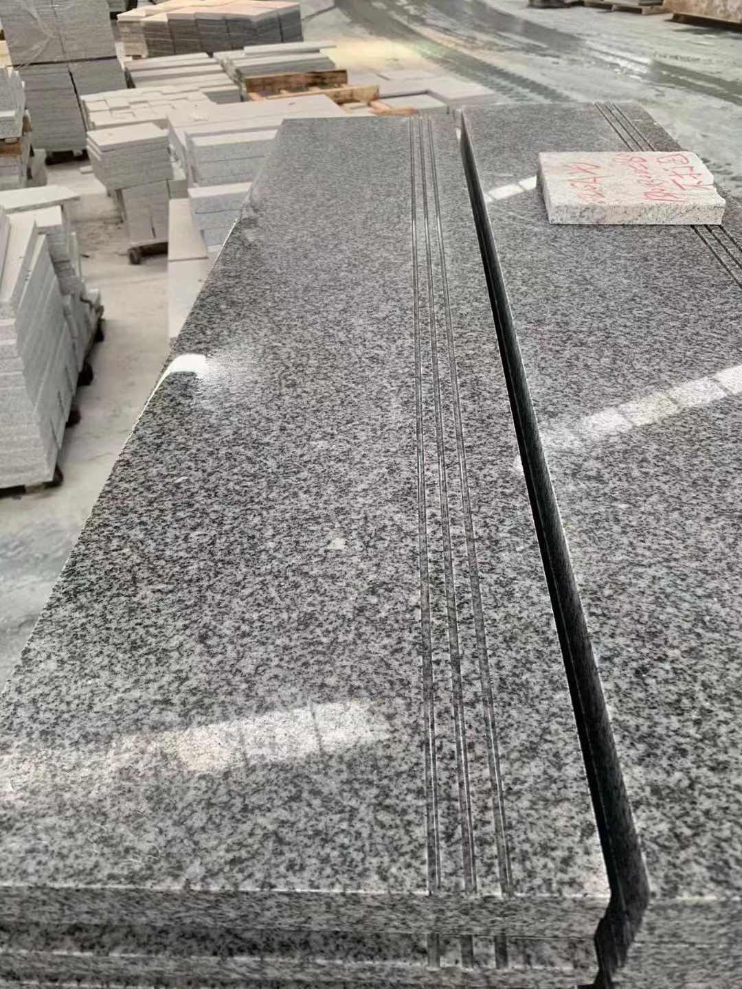 中国黑石材地铺石市政道路工程图片