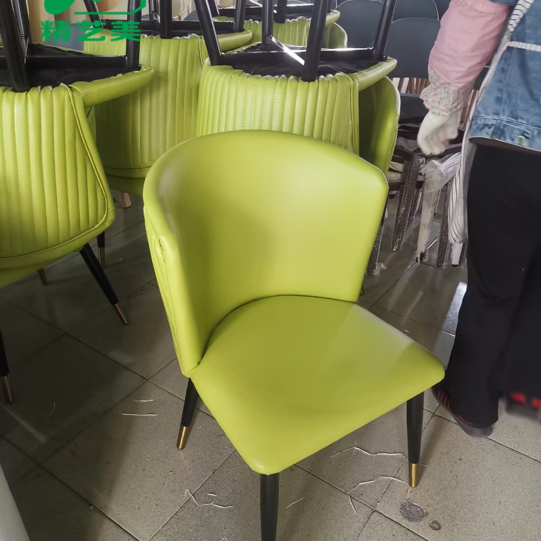 福田创意咖啡厅餐椅  北欧实木牛角椅  美式茶餐厅古铜色烤漆铸铁椅 高密度海棉软包椅 高端会所实木铜套椅 精艺美家具厂家
