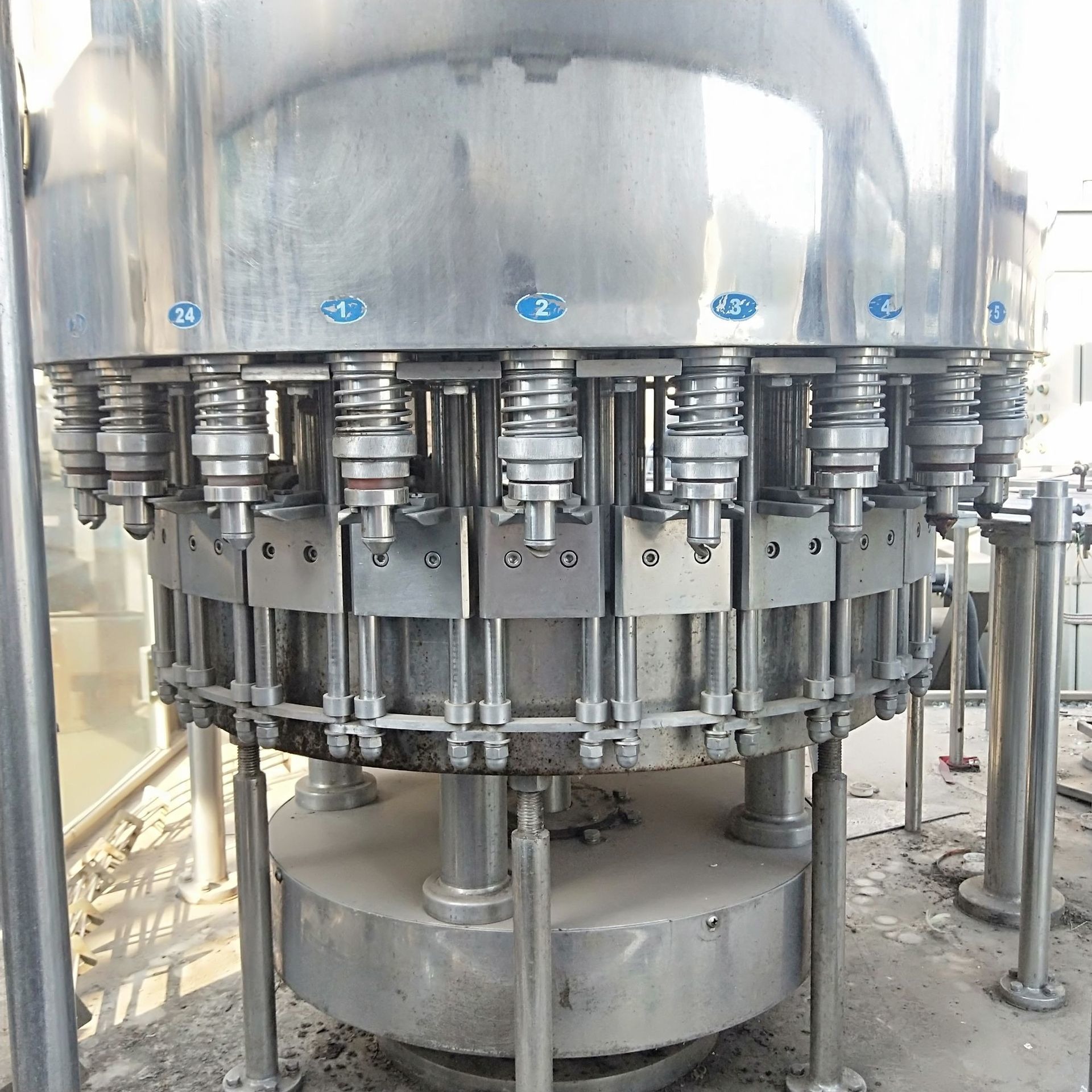 建通设备 厂家供应  二手立式灌装机 液体灌装机 二手灌装机图片