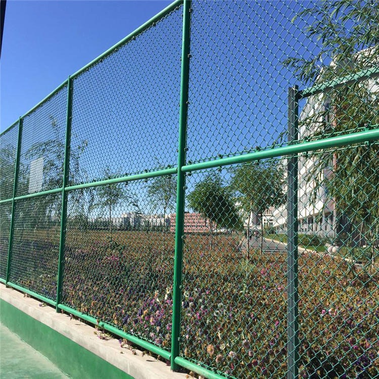 福嘉球场防护隔离栅 球场浸塑隔离栅 包塑球场围栏网