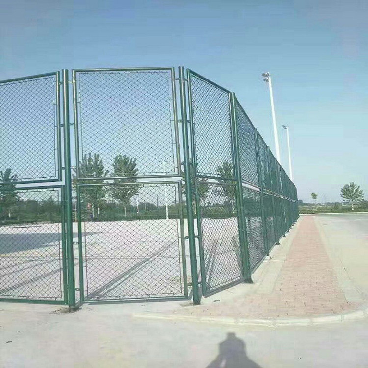 球场围网施工方案 球场围网厂 泰亿 网球场围网 大量供应