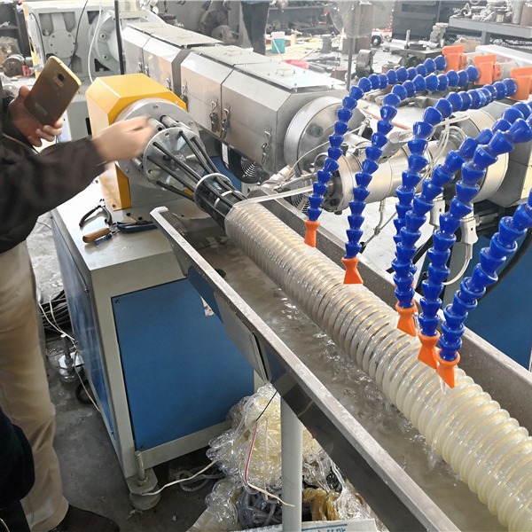 PVC加筋管设备/PVC排污管机器/ PVC缠绕管生产线/中瑞塑机
