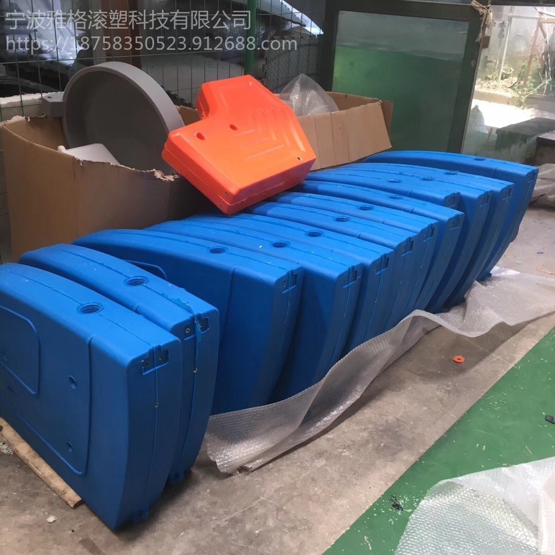 消毒喷雾打药箱加工 雅格小型拖拉机水箱 PE滚塑肥料箱种植箱图片