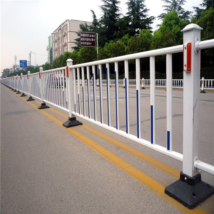 道路专业护栏 不锈钢护栏 加工定制 价格优惠 贵和