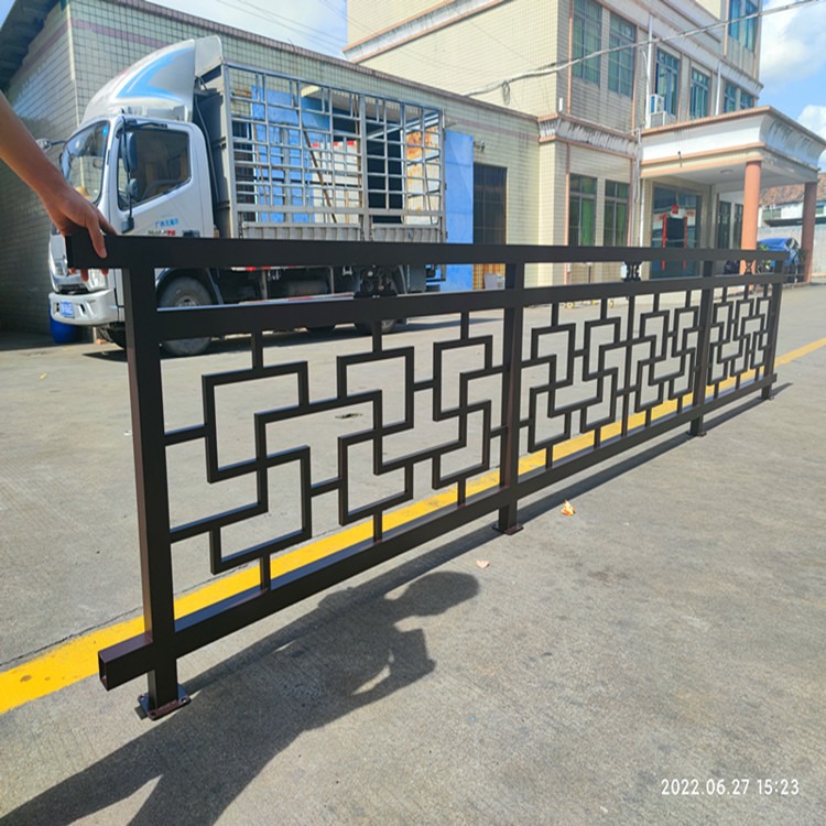 街道改造装饰方管焊接中式铝栏杆 仿古木纹铝护栏定制
