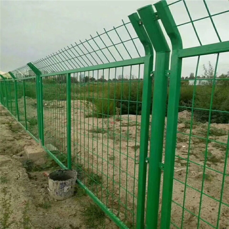 河北专业生产护栏网厂 公路围栏网  道路隔离护栏 围栏网