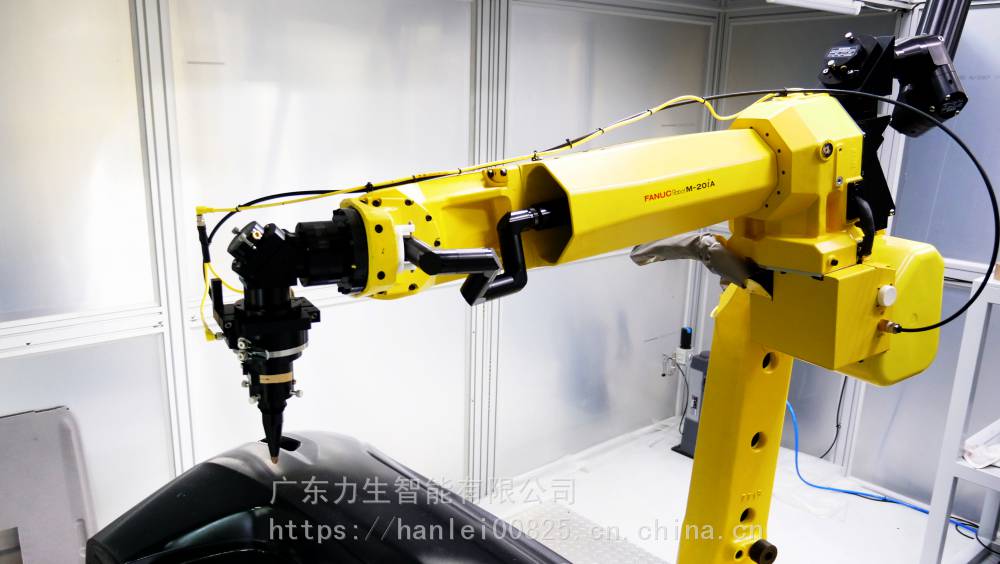 PP车用非金属自动激光塑料切割机器人 力生汽车保险杠切割机器人