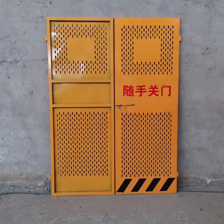 建筑施工电梯门 电梯防护门 施工隔离钢板电梯安全门 钧悦