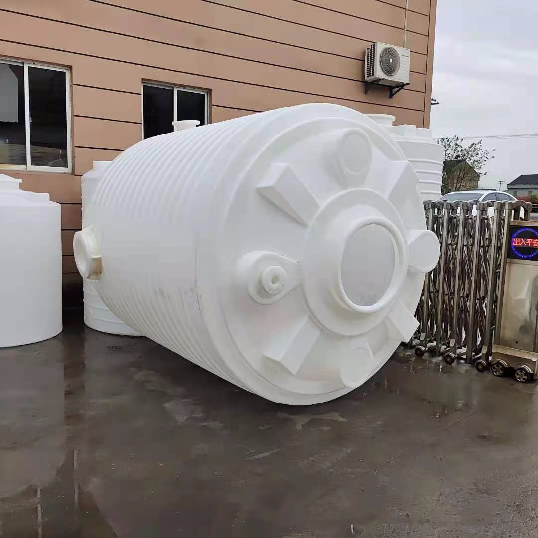 海南瑞通容器厂家批发40000L 圆形平底水箱 碱液罐 6立方 大口塑料桶