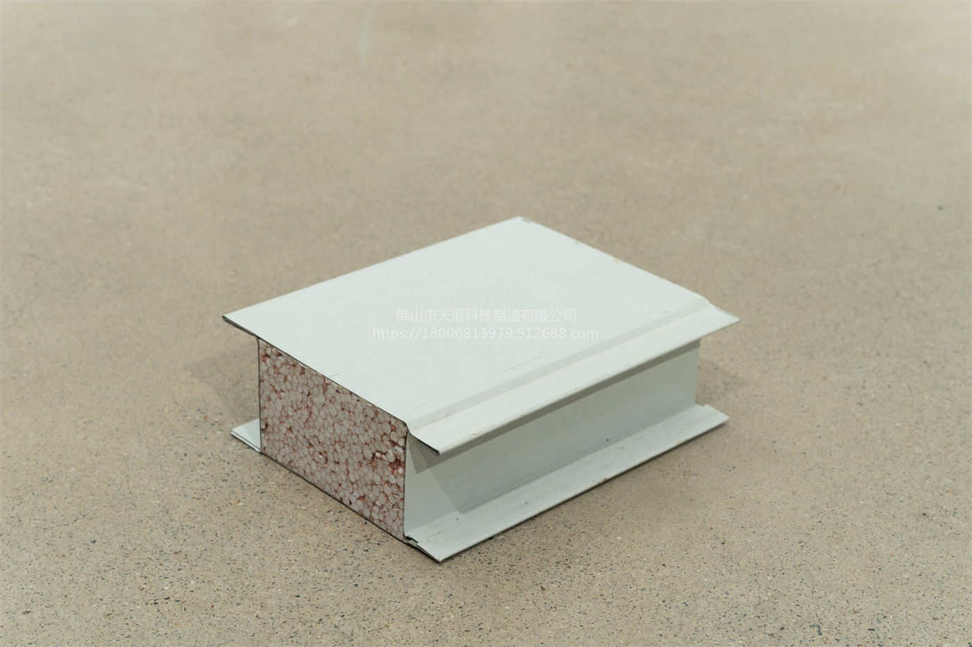 天港食品车间板材专注定制生产玻镁岩棉夹芯板质量可靠