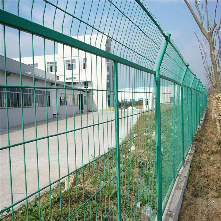 道路隔离护栏、道路隔离围栏、道路绿化围栏图片