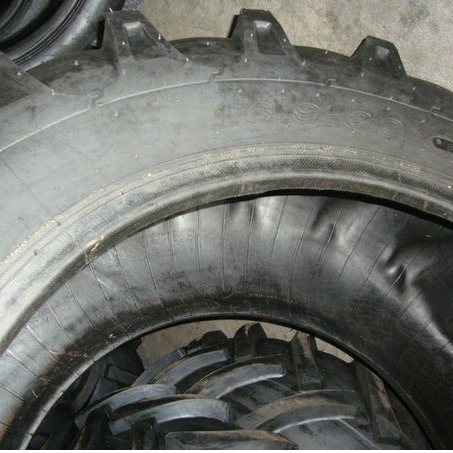 现货批发R-1三包麦田灌溉机轮胎16.9-30山东厂家图片