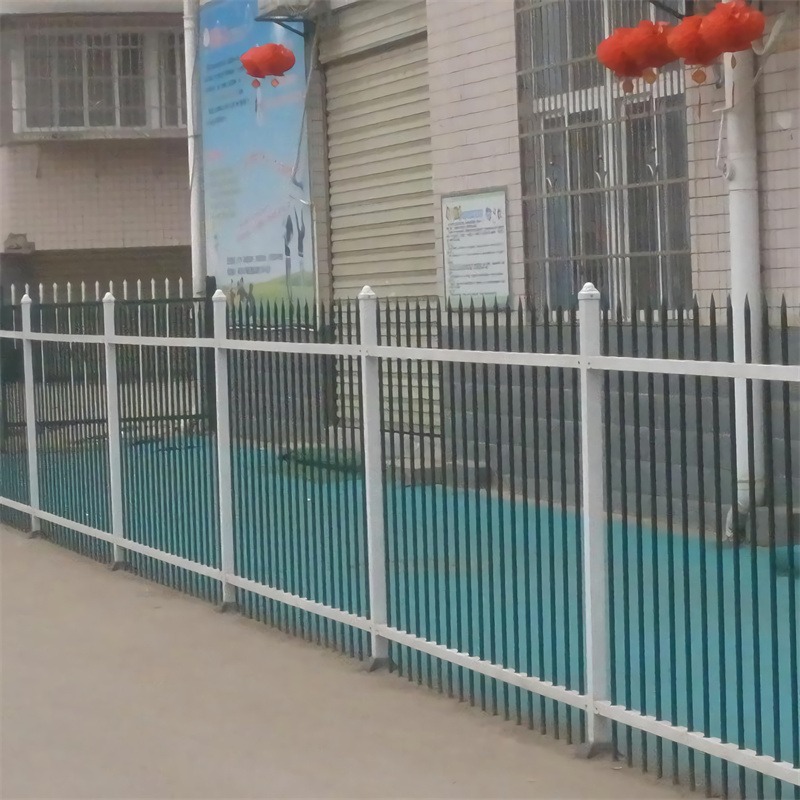 小区围墙护栏 锌钢栅栏 学校隔离护栏厂家 阿闯金属制品图片