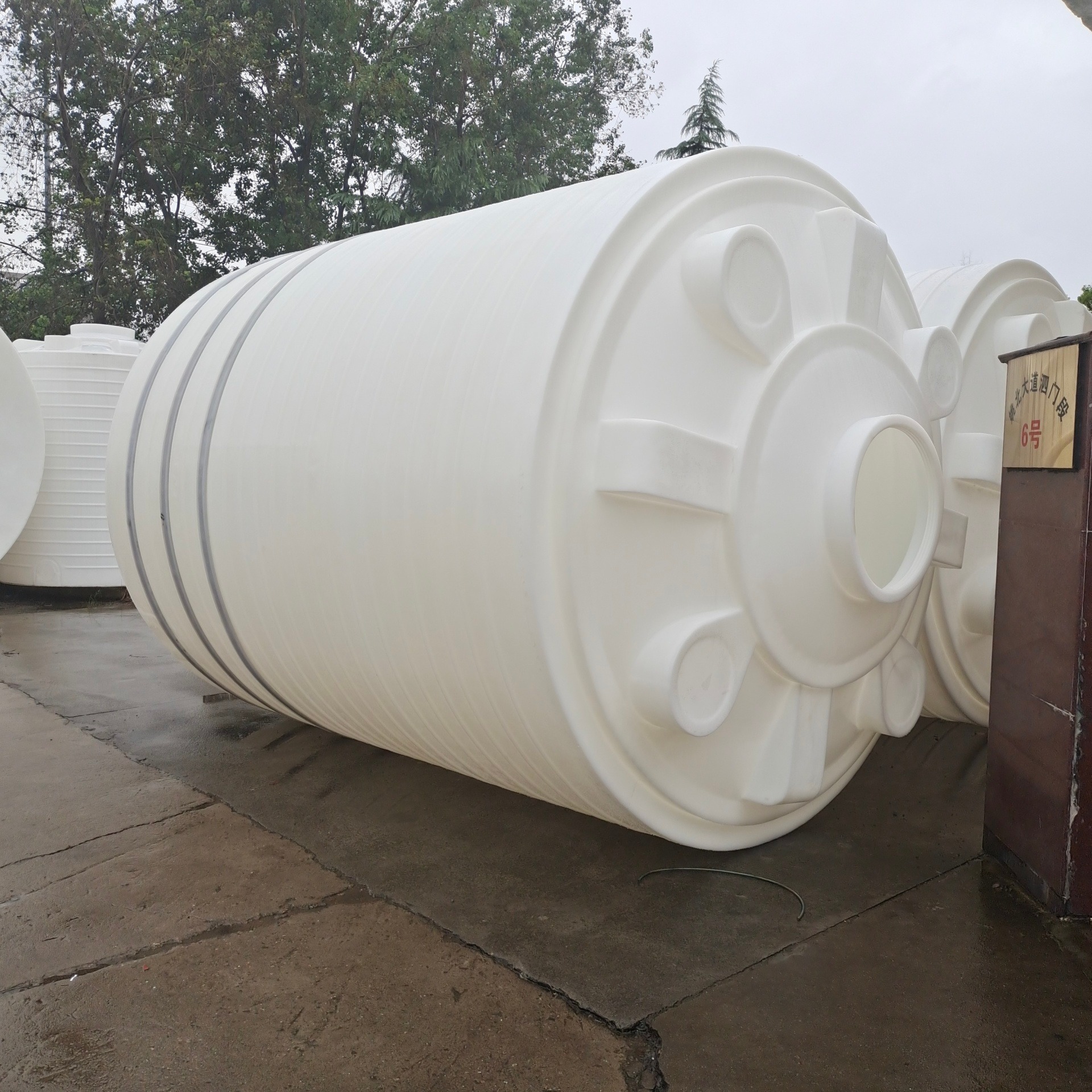 内蒙古锡林郭勒 40立方进口化工桶按需定制 40000l塑料蓄水罐工业用水储存