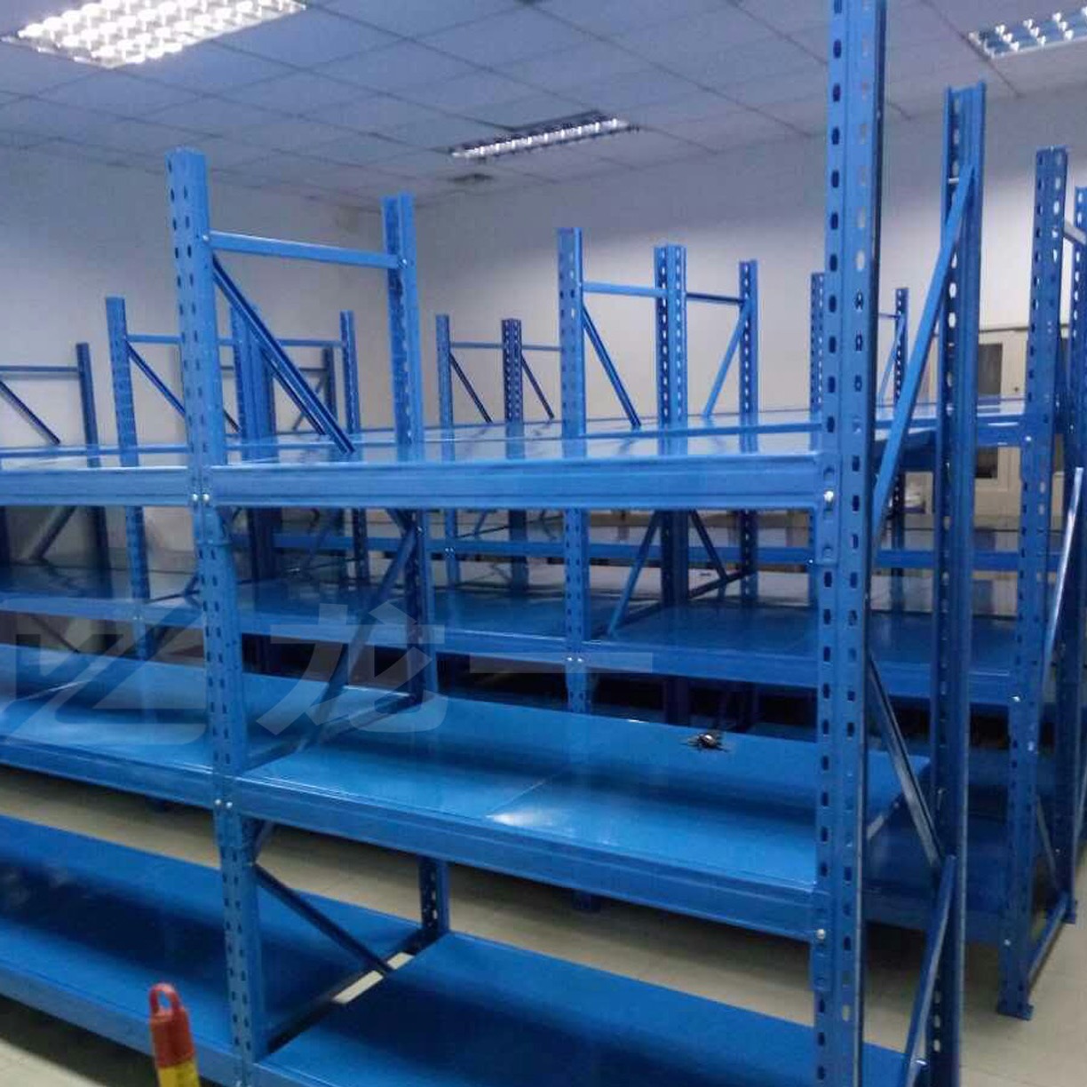 广东清远健身器材厂货架中量型运动设备货架 龙一图片