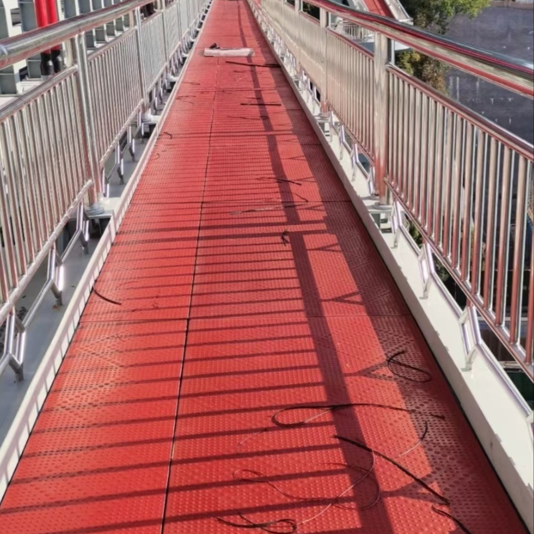 过街天桥跨江大桥人行道专用富臣耐磨防滑防水抗老化特种橡胶地板