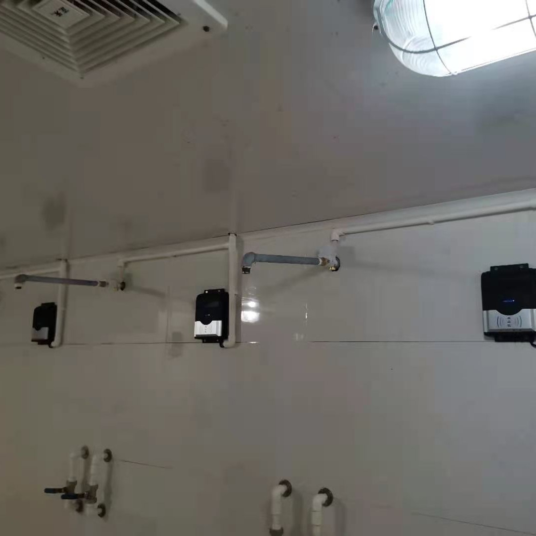 淋浴刷卡节水器,IC卡浴室水控机,IC卡洗澡水控器