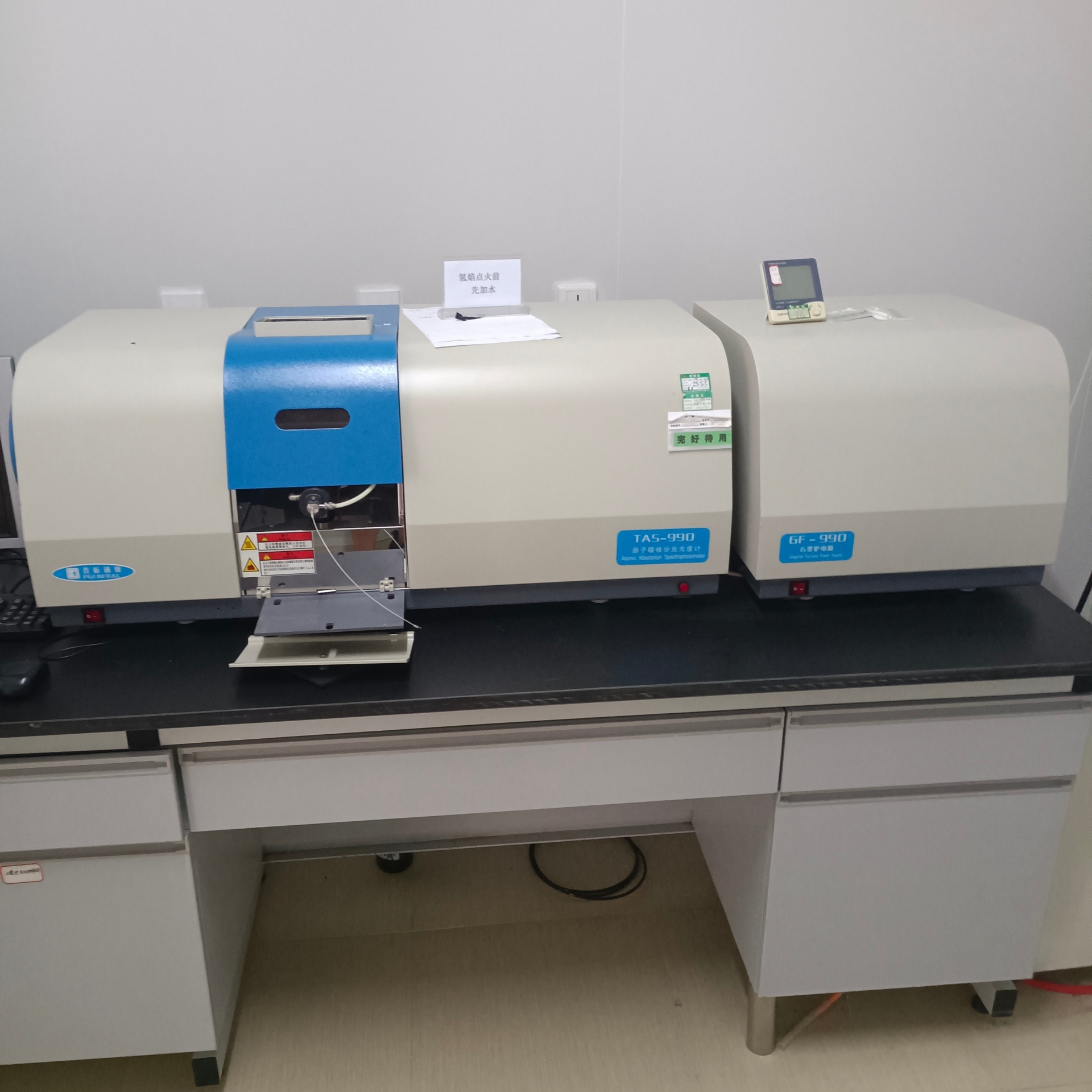 二手实验室仪器设备出售 二手实验室冷冻离心机 二手生化培养箱图片