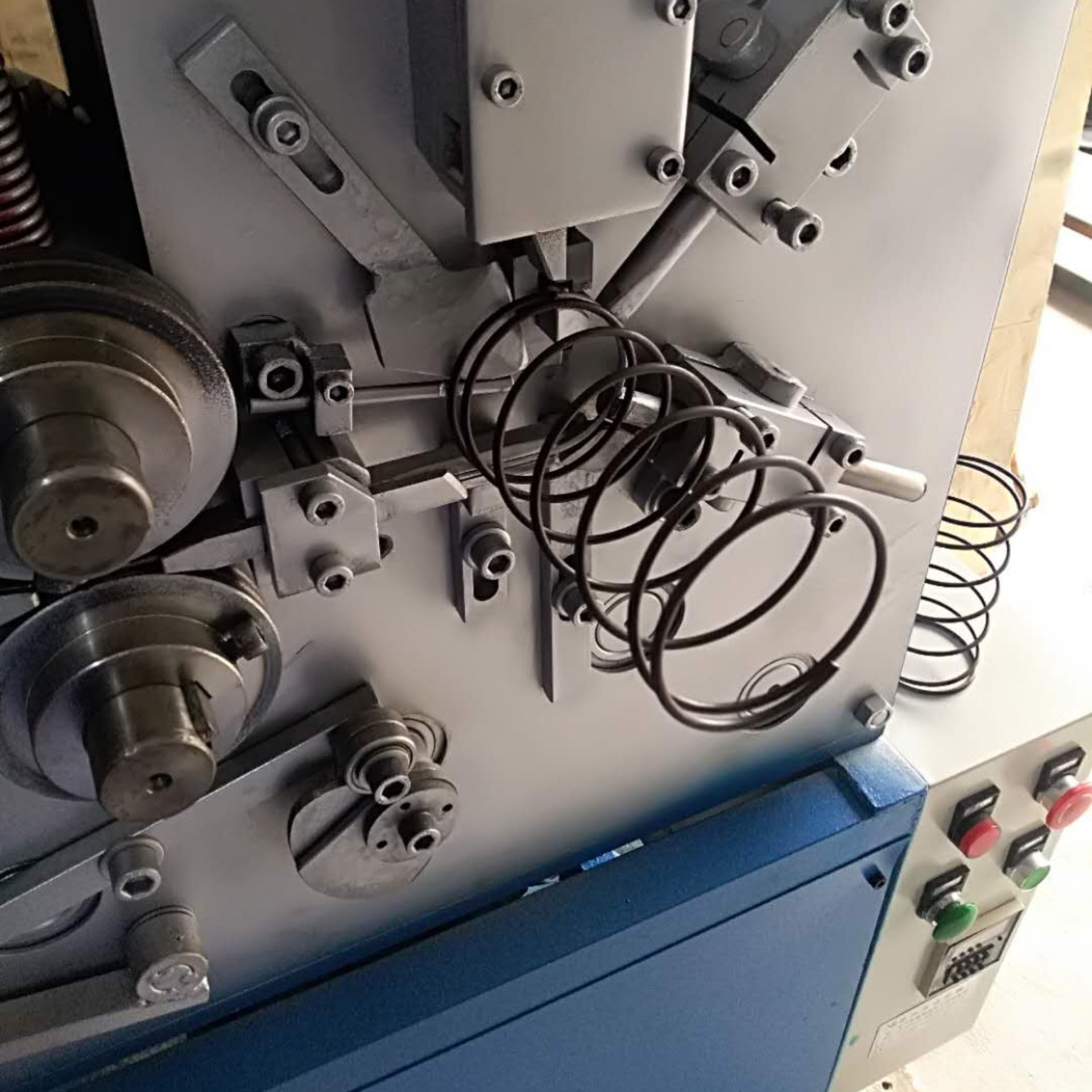 螺旋筋成型机 卷弹簧机 铁路轨枕弹簧机 温州欣达轨枕螺旋筋弹簧机生产厂家