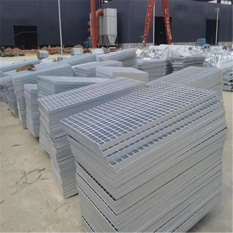 厂家生产镀锌钢格板 扁钢间距40mm 建筑工程钢格栅 规格尺寸可按需定制
