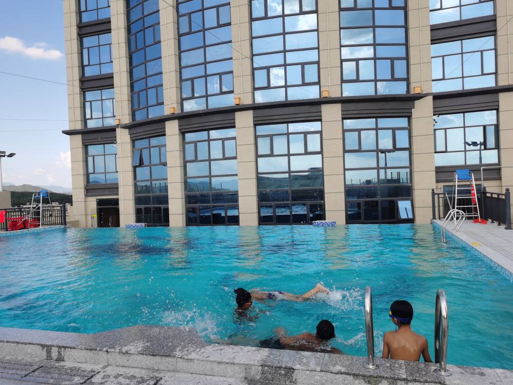 杭州私家庭院游泳池设计 别墅空气能恒温设备设计