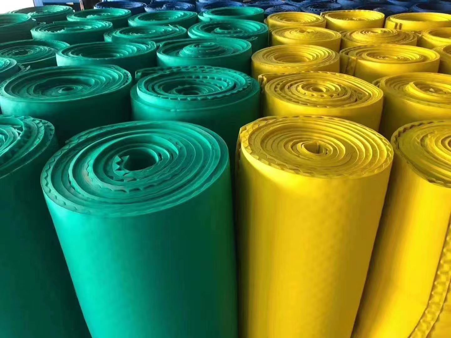 雅驰 硅酸铝卷毡彩色玻璃棉卷毡橡塑板厂家硅酸铝防火包裹