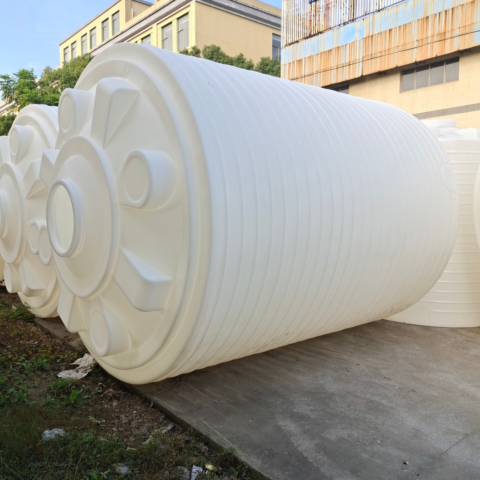 立式20立方家用储水箱20000L大棚蓄水箱20吨圆柱形PE塑料水箱耐酸耐碱不易老化
