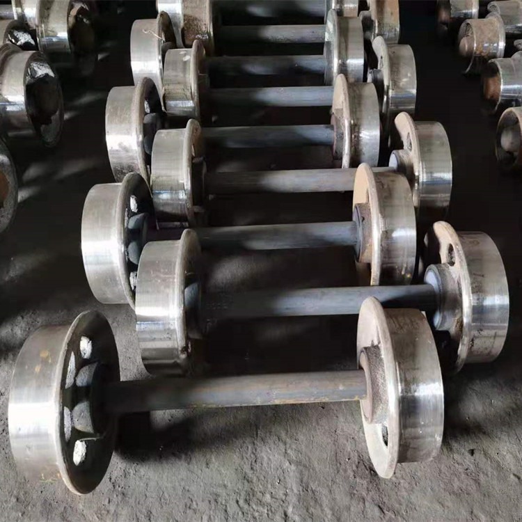 普煤实心加厚型轮对  铸钢矿车轮对  300*600矿车轮对现货价格图片