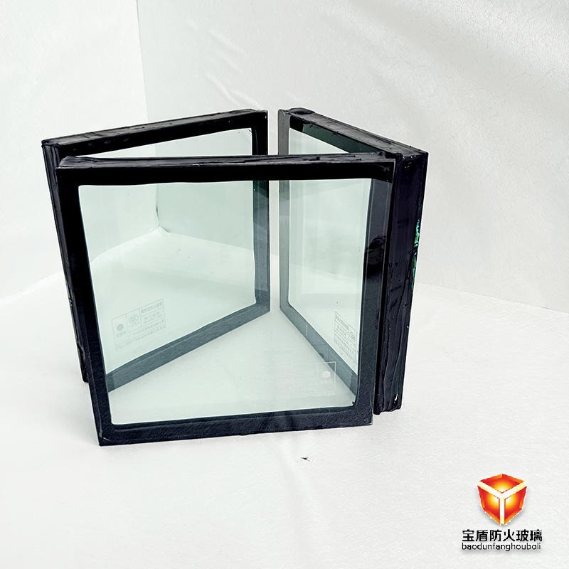 宝盾防火玻璃厂水晶硅隔热型防火玻璃是一种新型耐候性、强稳定的防火玻璃