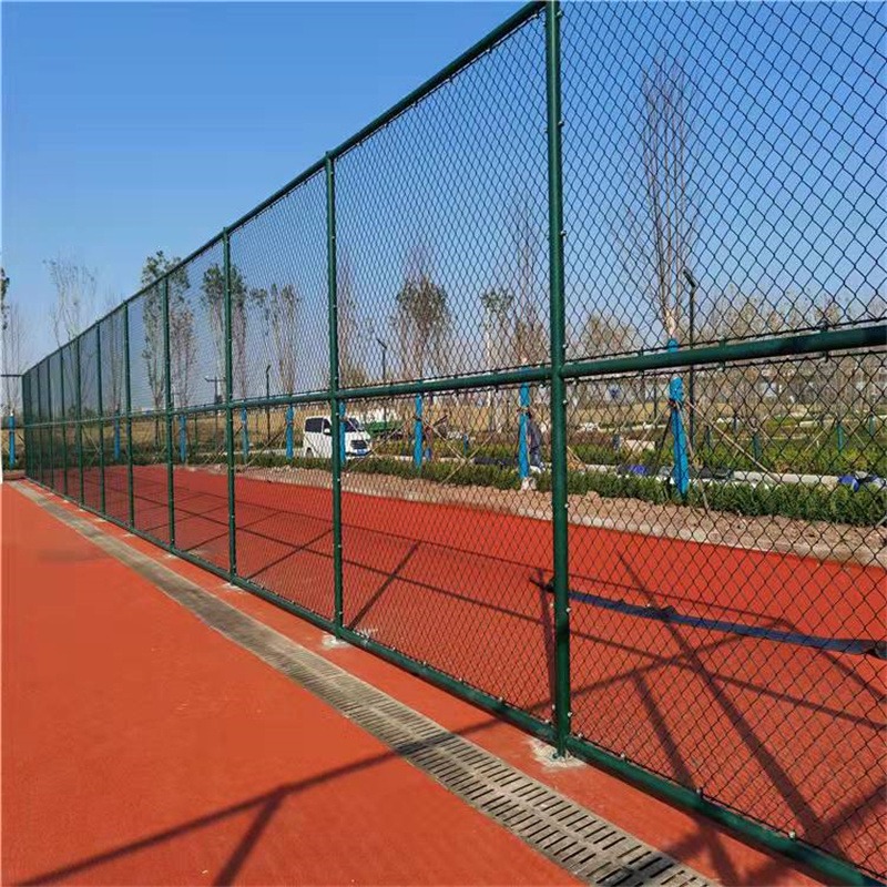 浸塑运动球场围网 体育篮球场编织勾花隔离网 低碳钢丝球场围栏网峰尚安