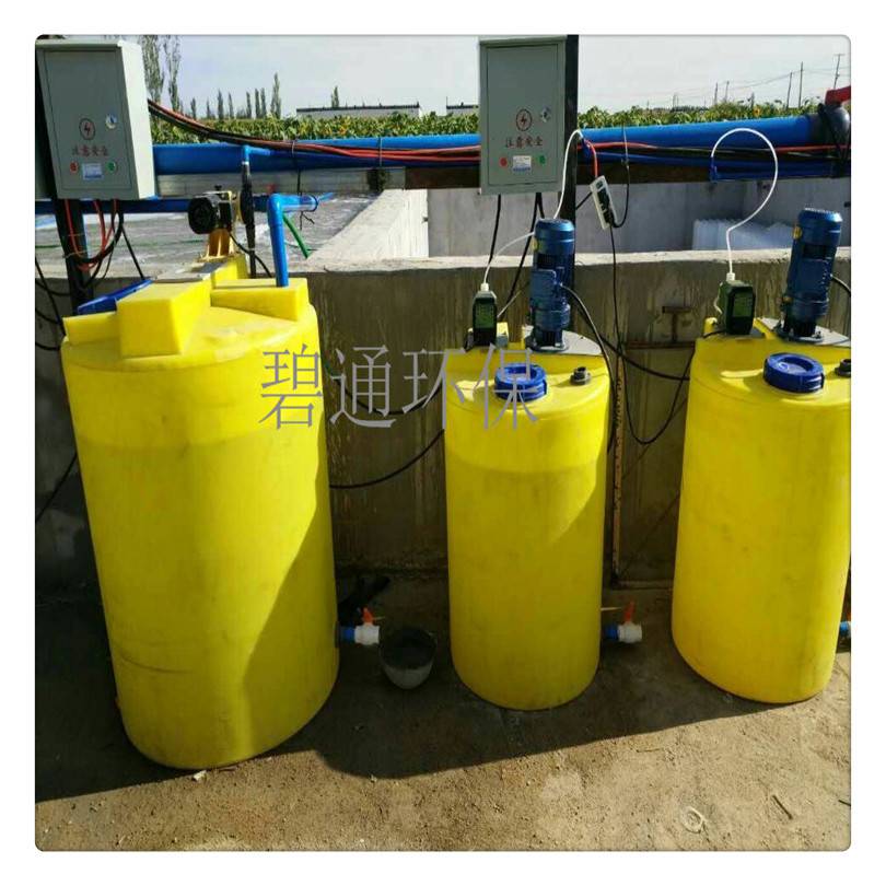 赤峰循环水加药装置 加药桶搅拌机 吨桶生产厂家