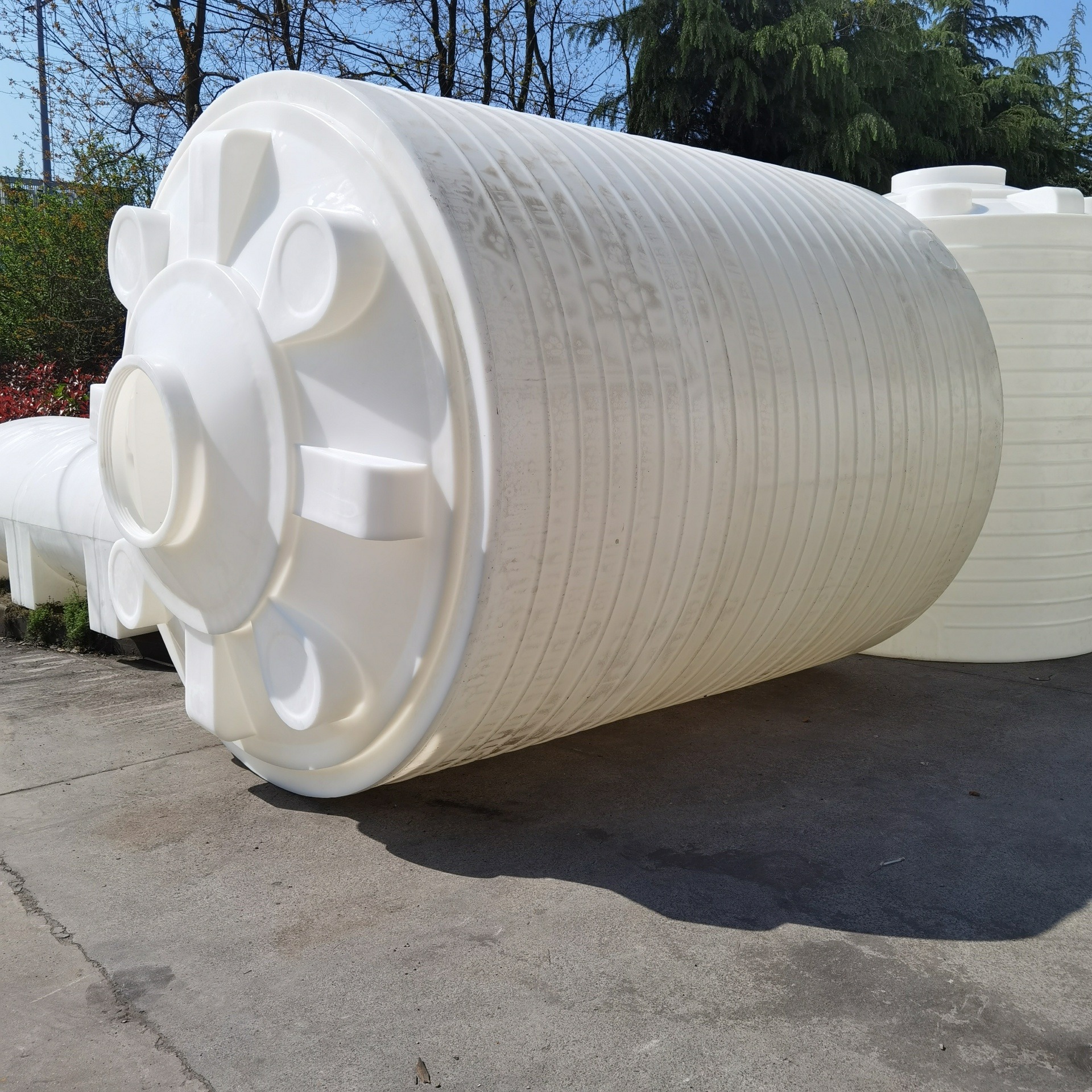 瑞通厂家直供50立方聚乙烯白色水箱 塑料大桶50t 储水罐pe塑胶水塔加厚